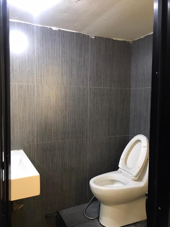 Rod Fai Fah Apartment Bangkok Bagian luar foto
